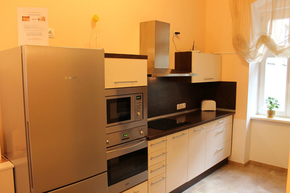 Deluxe Apartments การ์โลวีวารี ภายนอก รูปภาพ